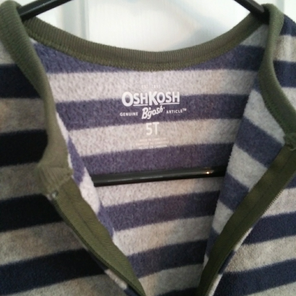 Sz 5T Osh Kosh footy pajamas - LOT of 3 - Picture 3 of 4